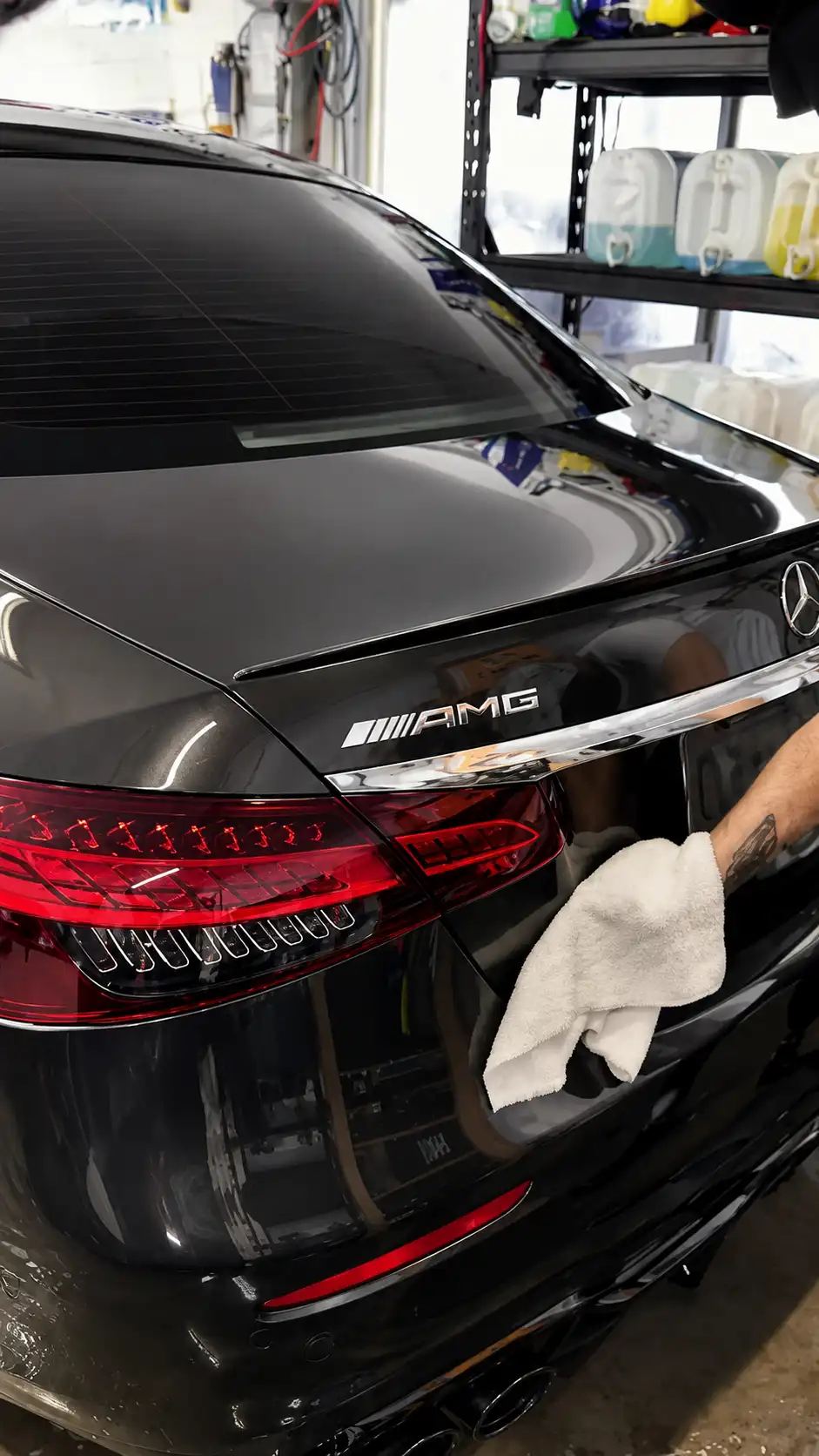 Detailed wheel and tire finish